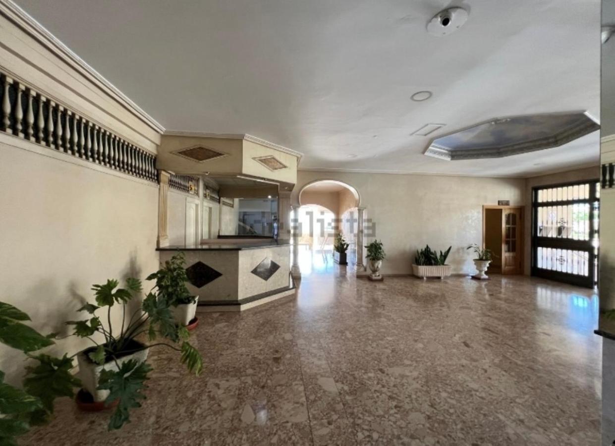 Precioso Estudio Frente Al Mar Con Piscina Benalmadena Bagian luar foto