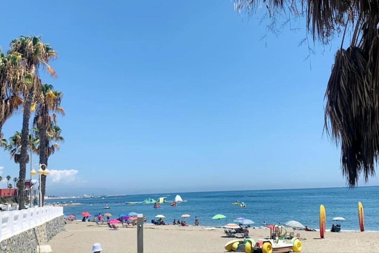 Precioso Estudio Frente Al Mar Con Piscina Benalmadena Bagian luar foto