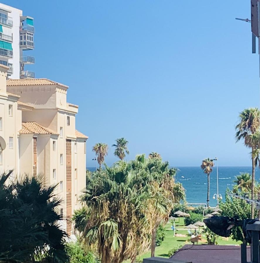 Precioso Estudio Frente Al Mar Con Piscina Benalmadena Bagian luar foto