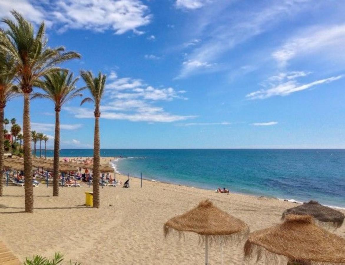 Precioso Estudio Frente Al Mar Con Piscina Benalmadena Bagian luar foto