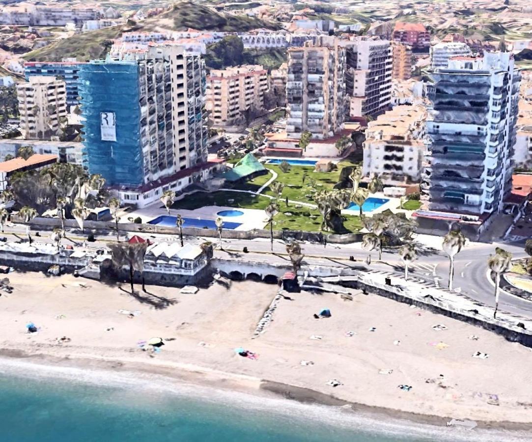 Precioso Estudio Frente Al Mar Con Piscina Benalmadena Bagian luar foto