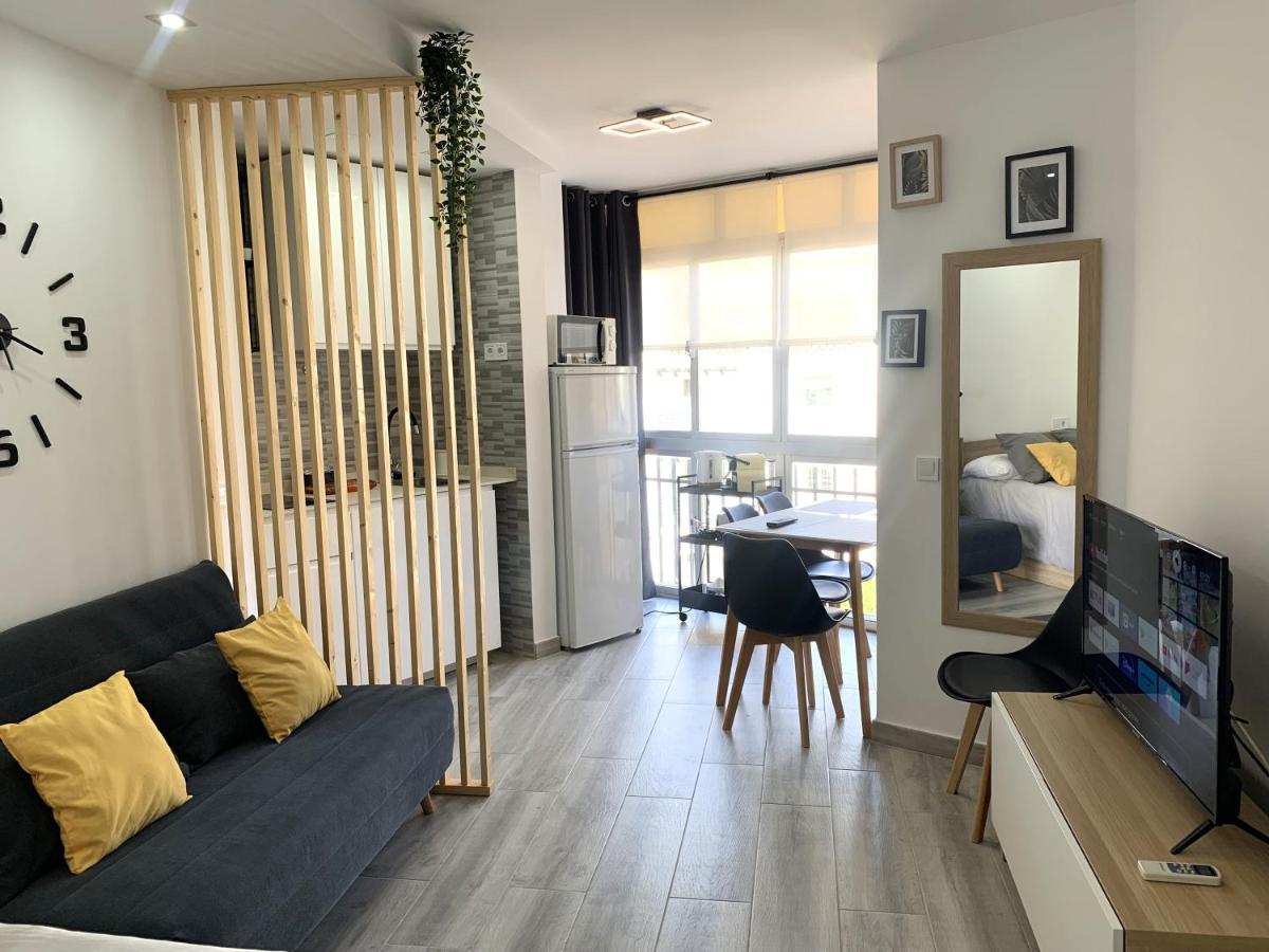 Precioso Estudio Frente Al Mar Con Piscina Benalmadena Bagian luar foto
